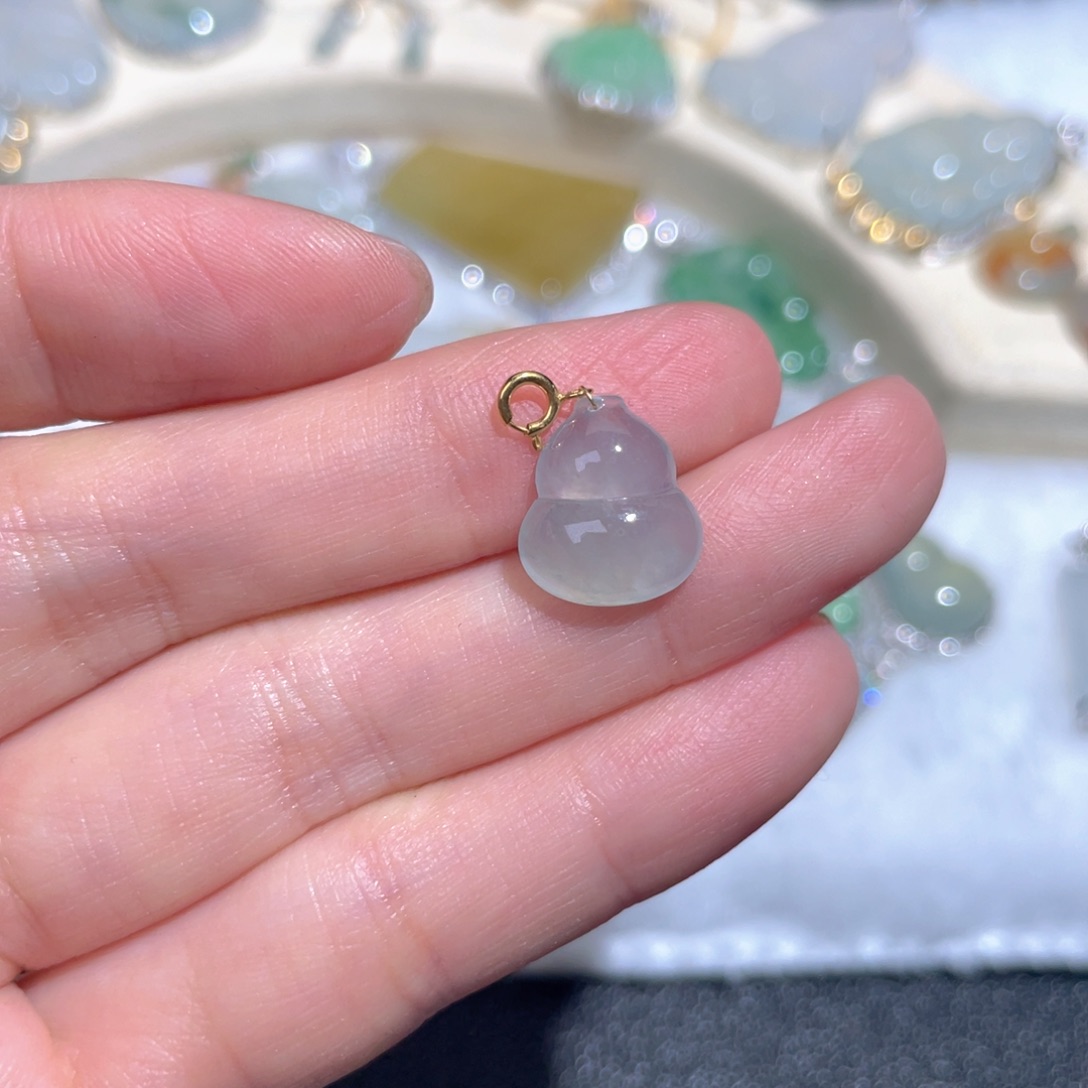 翡翠颈饰18K金镶嵌翡翠