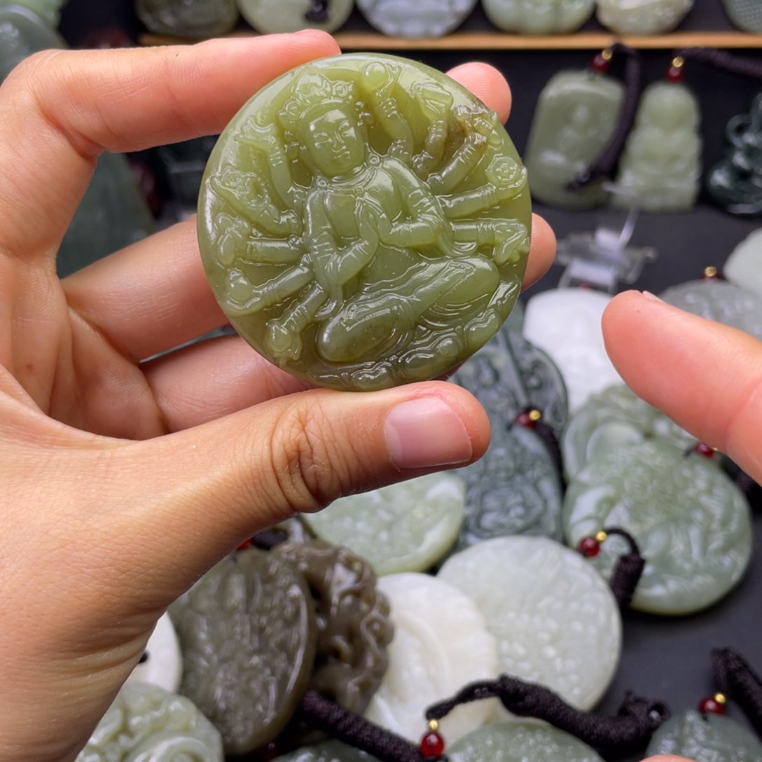 和田玉颈饰未镶嵌