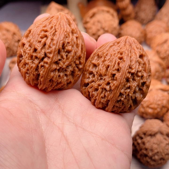 文玩核桃吊坠纯**士高炮凹底南疆石