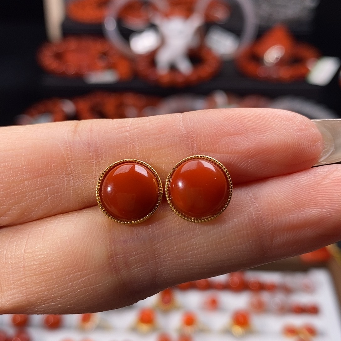 南红玛瑙银S925镶嵌四川凉山瓦西耳钉