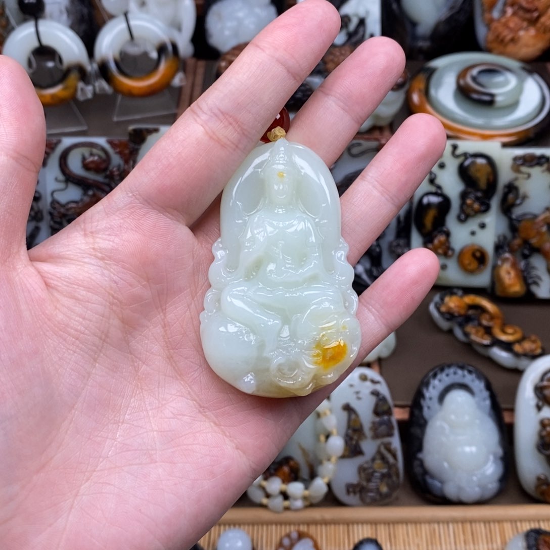 颈饰未镶嵌和田玉