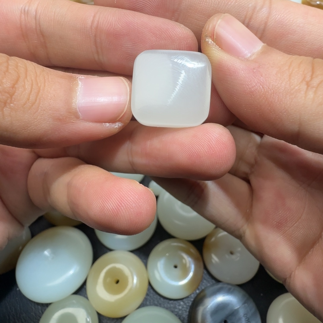 和田玉（糖玉）未镶嵌颈饰