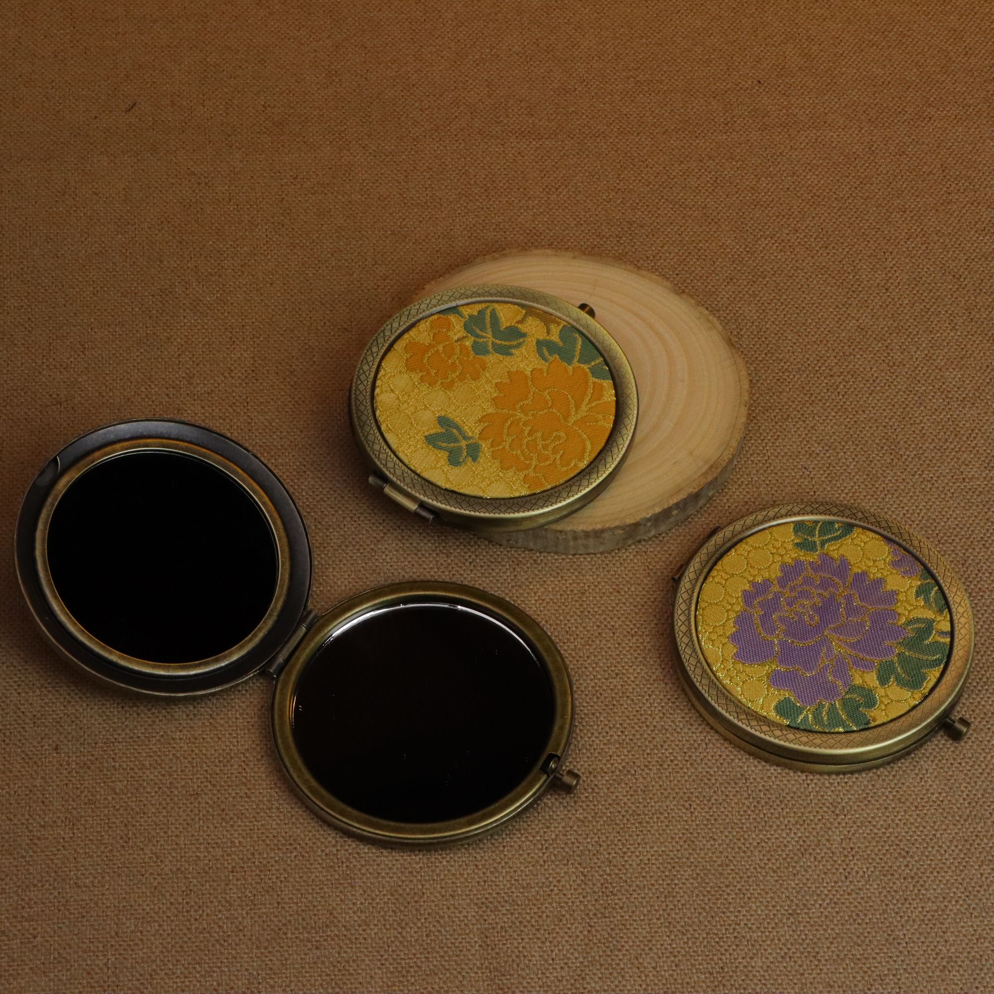 【朵梅折枝】非遗宋锦镜子可折叠复古公主镜随身便携手工