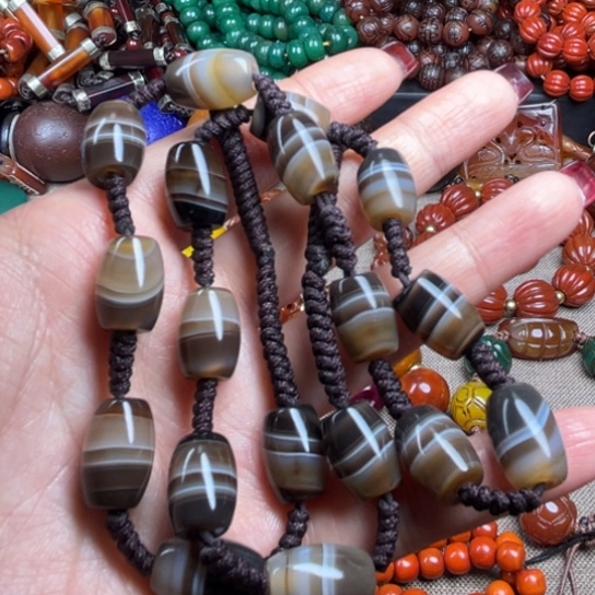 玛瑙/玉髓颈饰未镶嵌