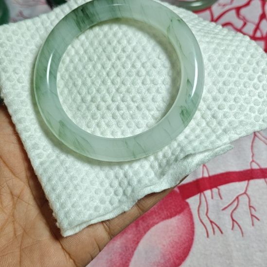 c***n石英质玉未镶嵌手镯