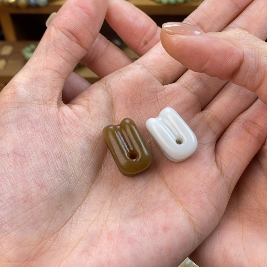 红***@和田玉未镶嵌颈饰