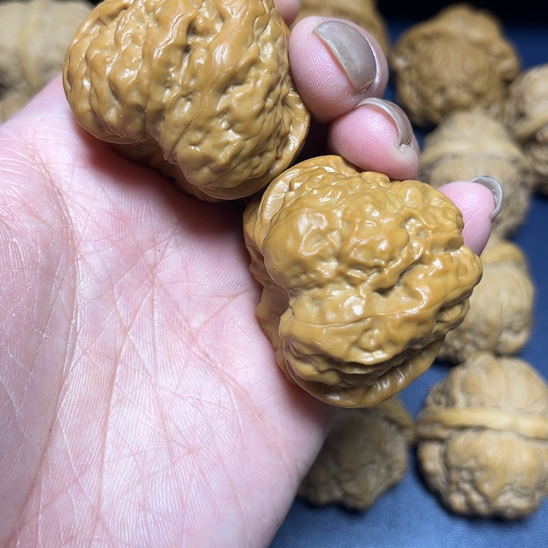 文玩核桃吊坠保**航哇哇哇