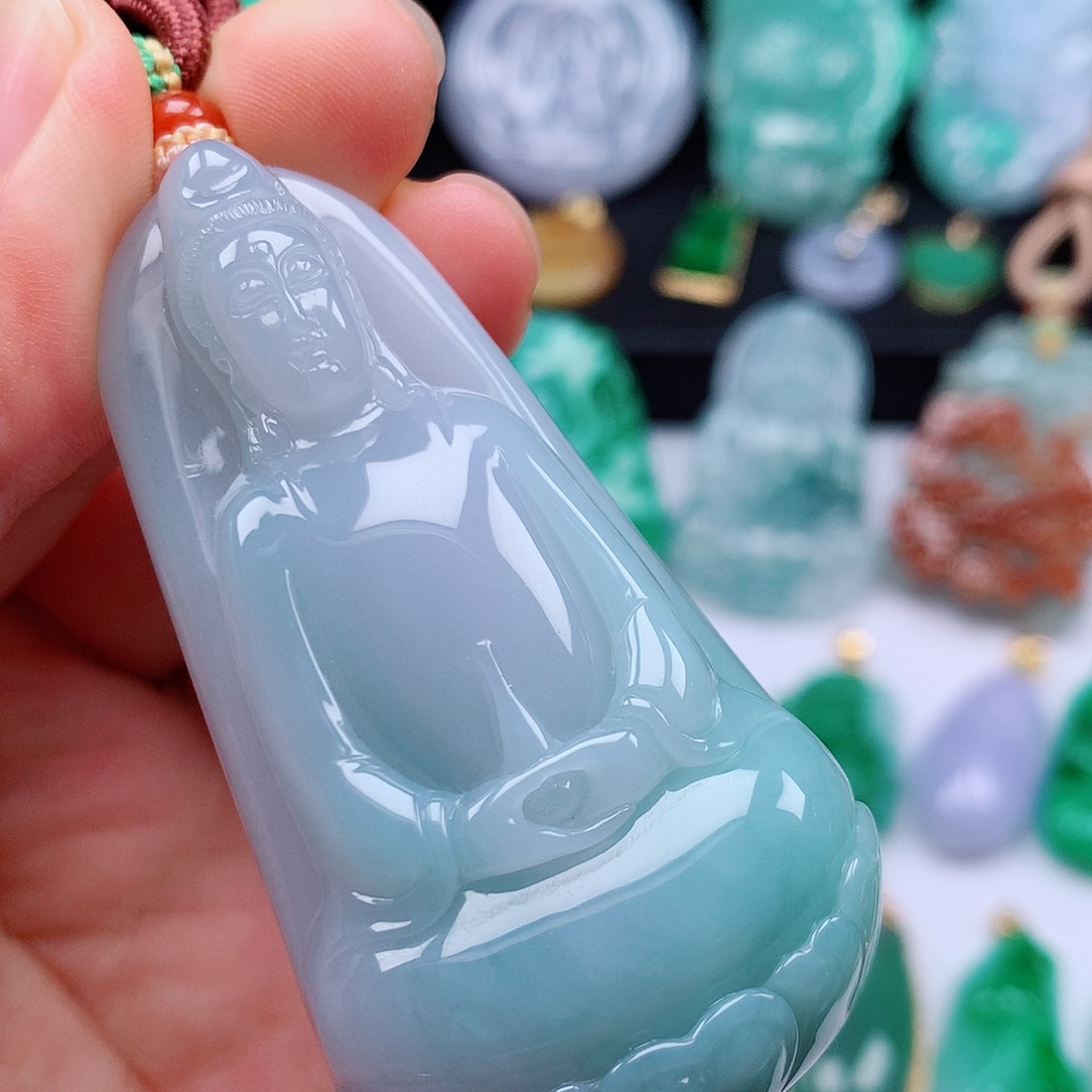 翡翠未镶嵌颈饰素衣