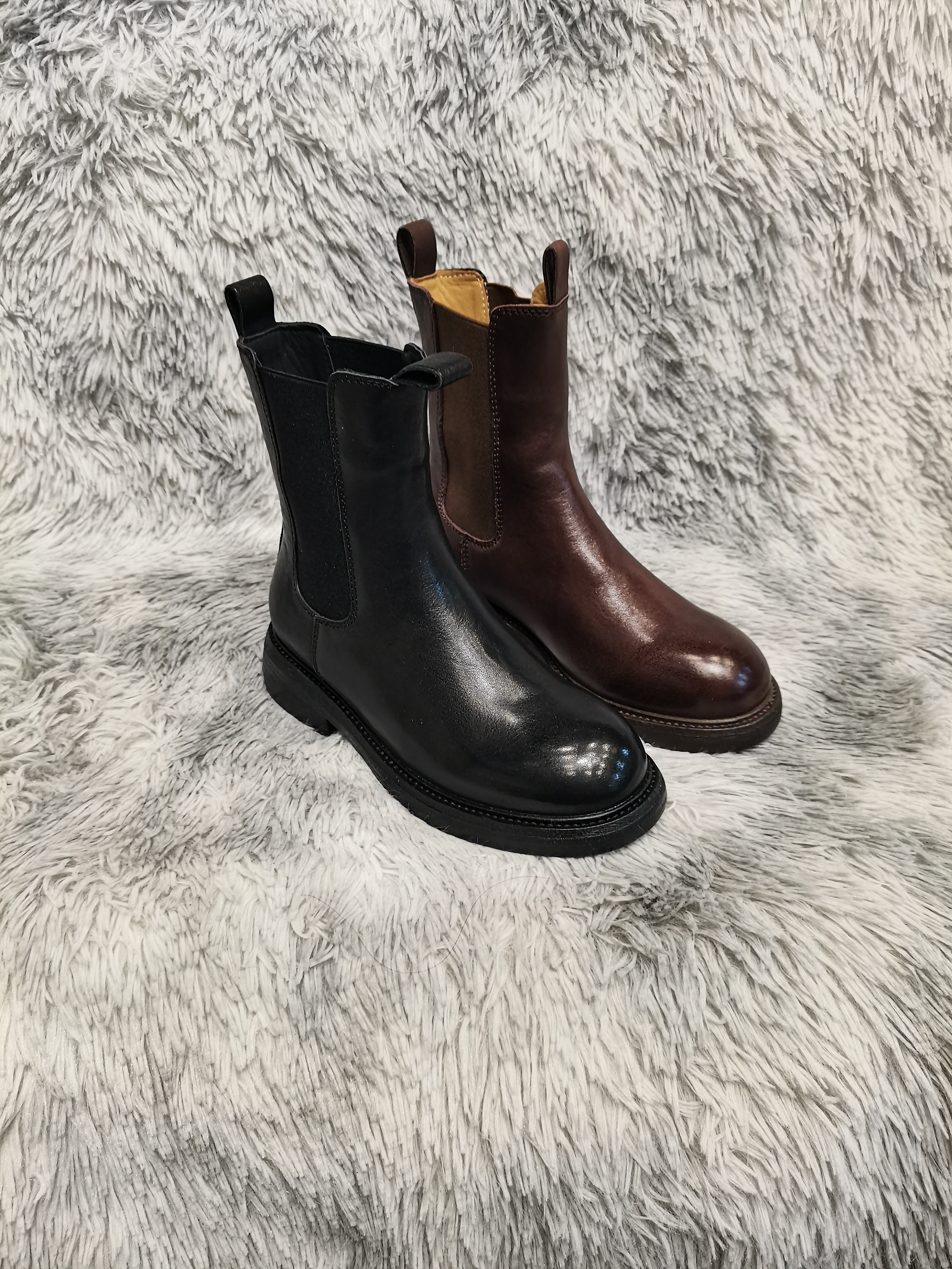 女版牛皮绒里平底烟筒靴