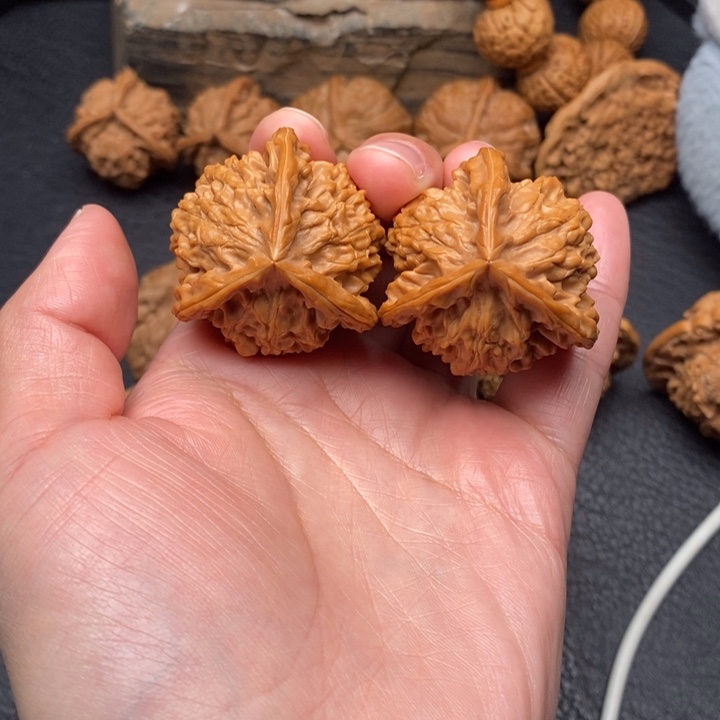 桃核把件尺寸38三棱