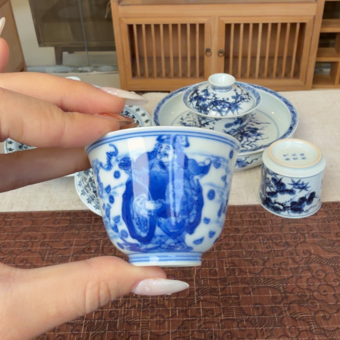 瓷片青花瓷器的制作工艺与工艺等方面都有