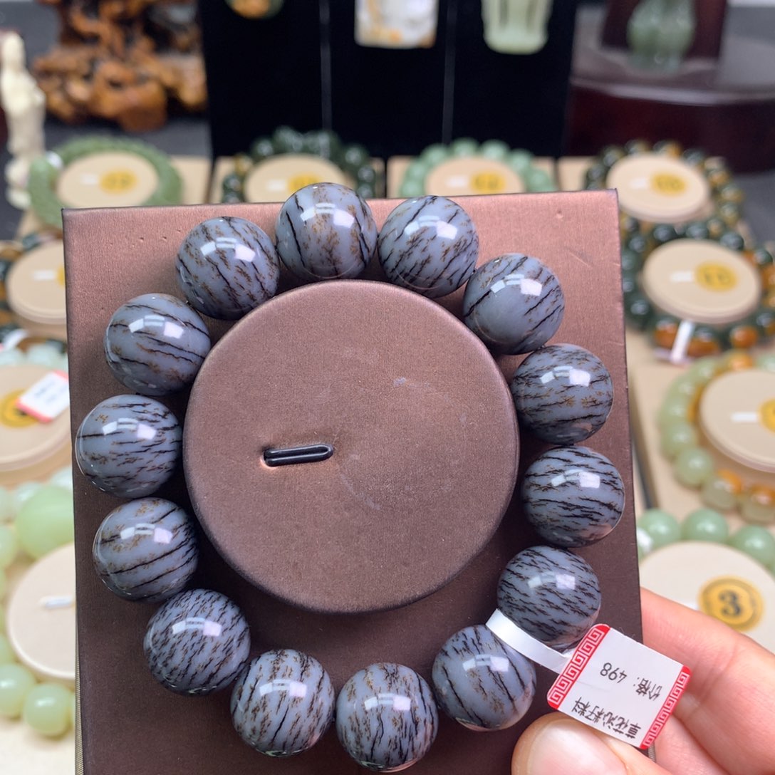 透闪石质玉未镶嵌手链