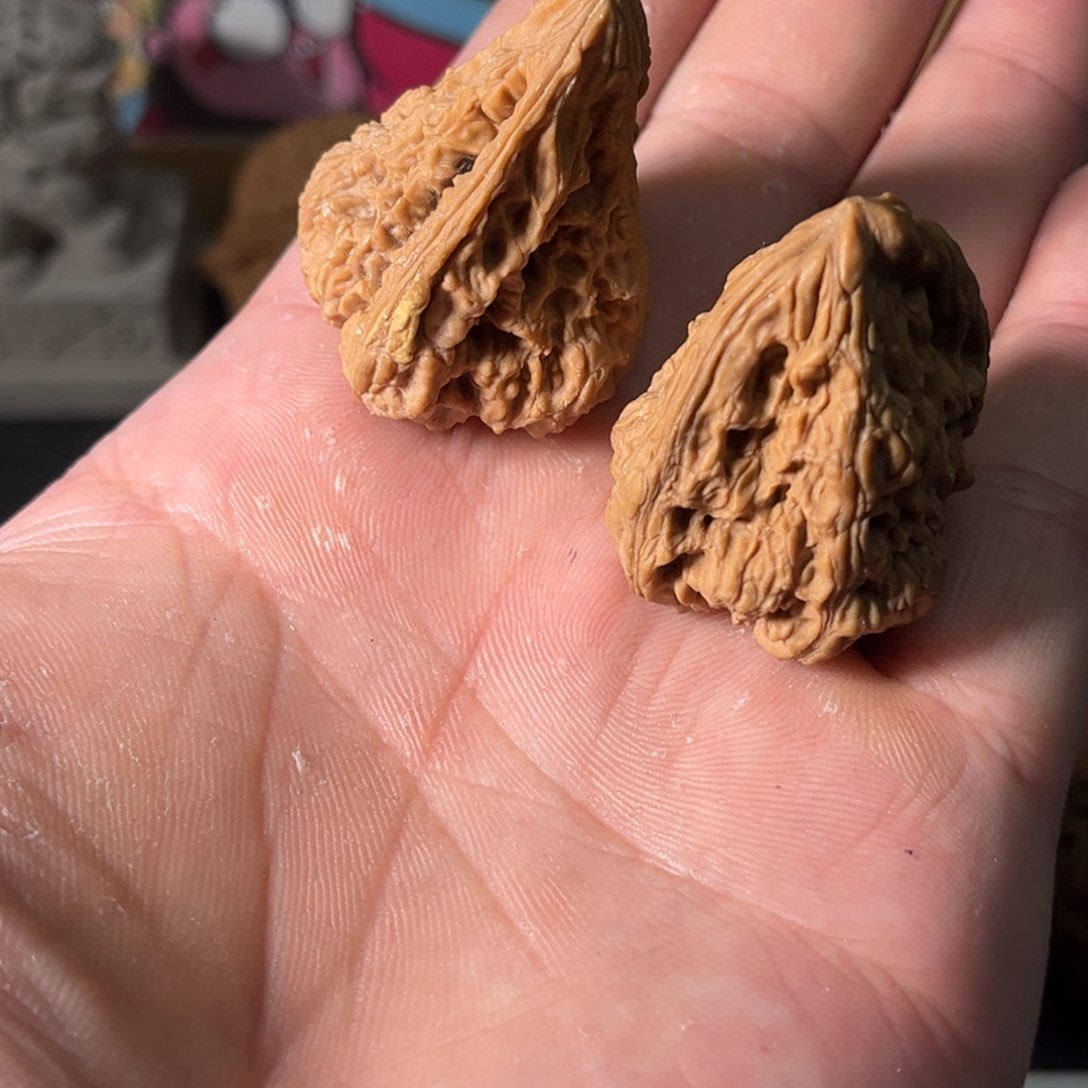 文玩核桃吊坠卢*南疆