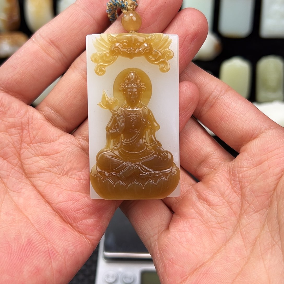 和田玉颈饰未镶嵌娃*哈