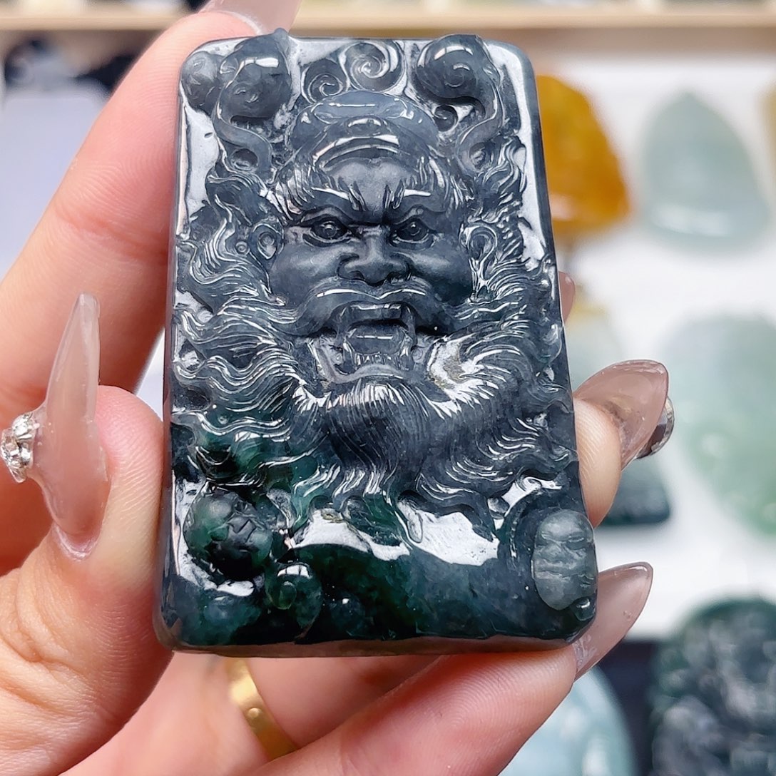 翡翠未镶嵌颈饰钟馗