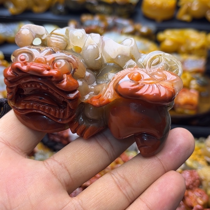 石英质玉（黄龙玉）未镶嵌颈饰