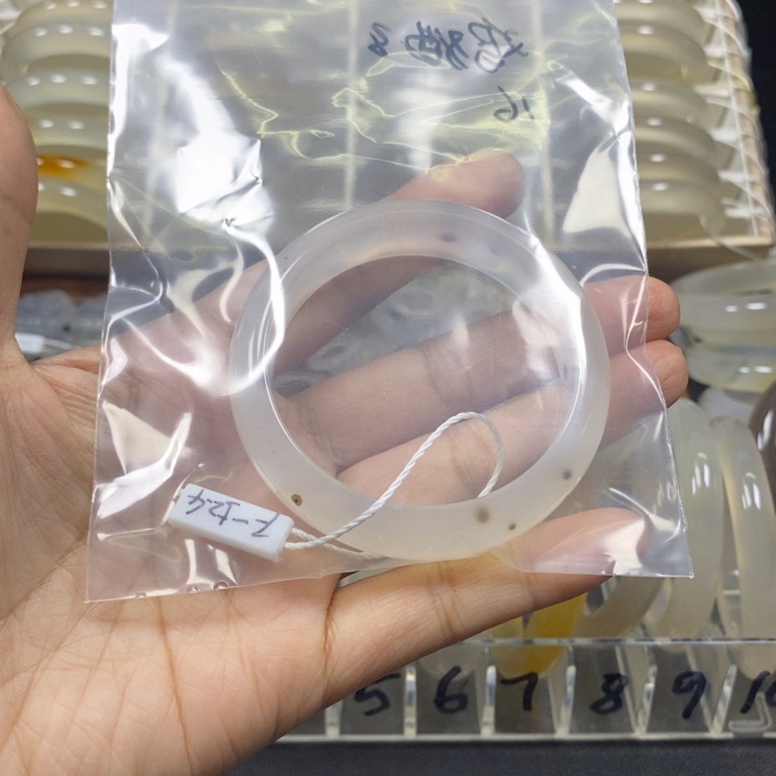 鸡***叫玛瑙/玉髓未镶嵌手镯