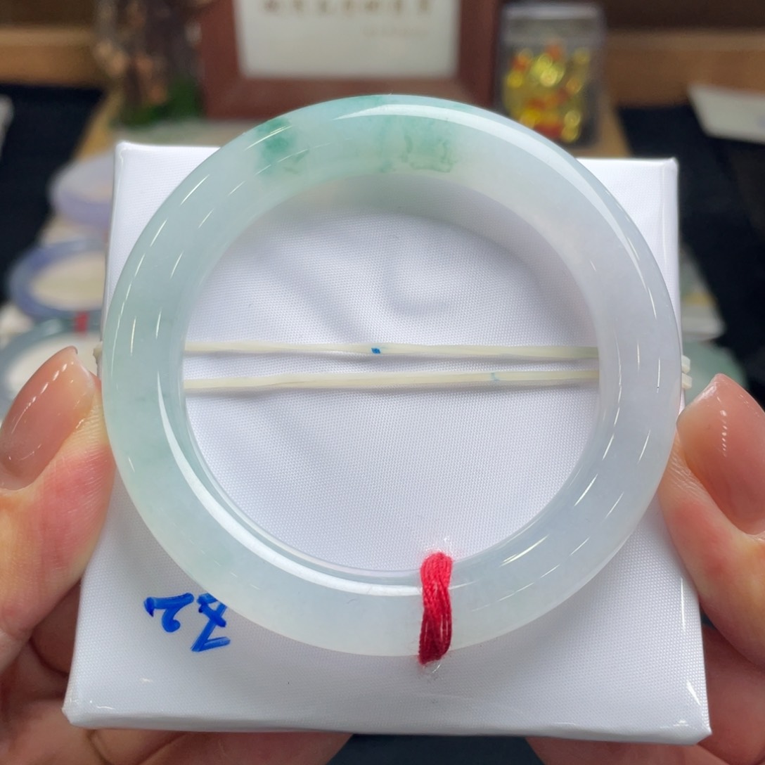 翡翠手镯未镶嵌翡翠52圆条