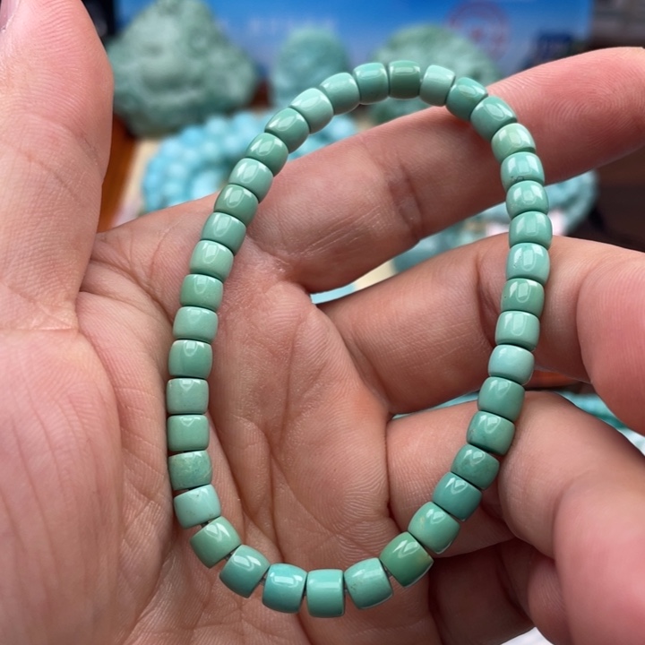 绿松石颈饰未镶嵌