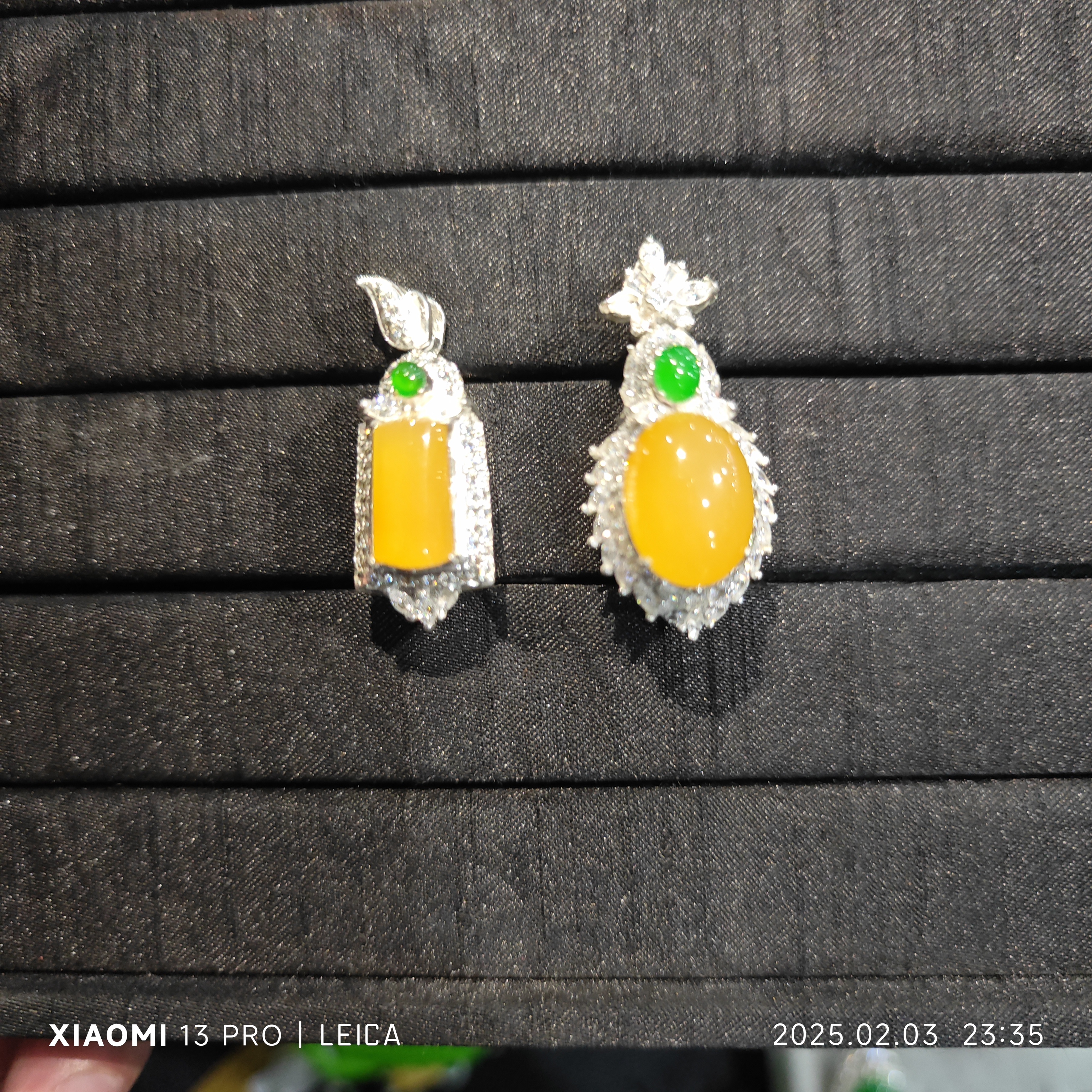 天然缅甸翡翠A货蛋面2颗