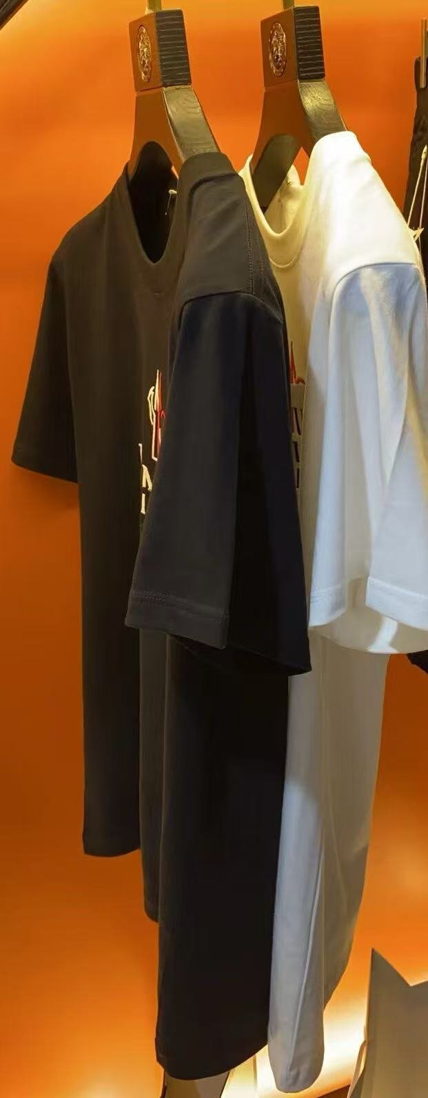 **小**蒙**撤**柜**圆领T恤单T**休闲百搭时尚夏季简约男款轻奢