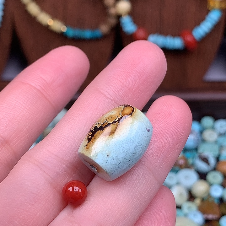 苏***姐南红玛瑙未镶嵌珠宝奇石