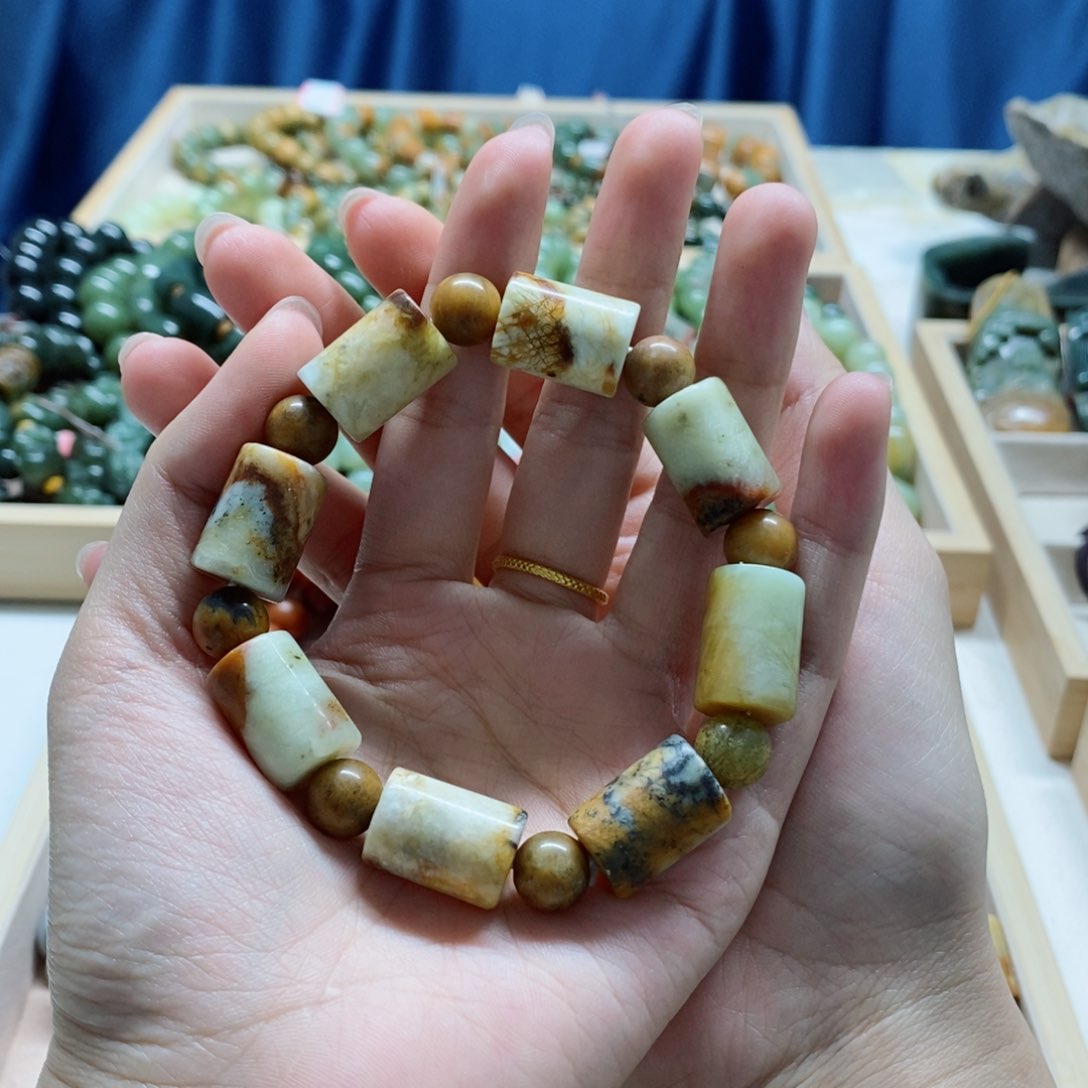 蛇纹石玉手串未镶嵌