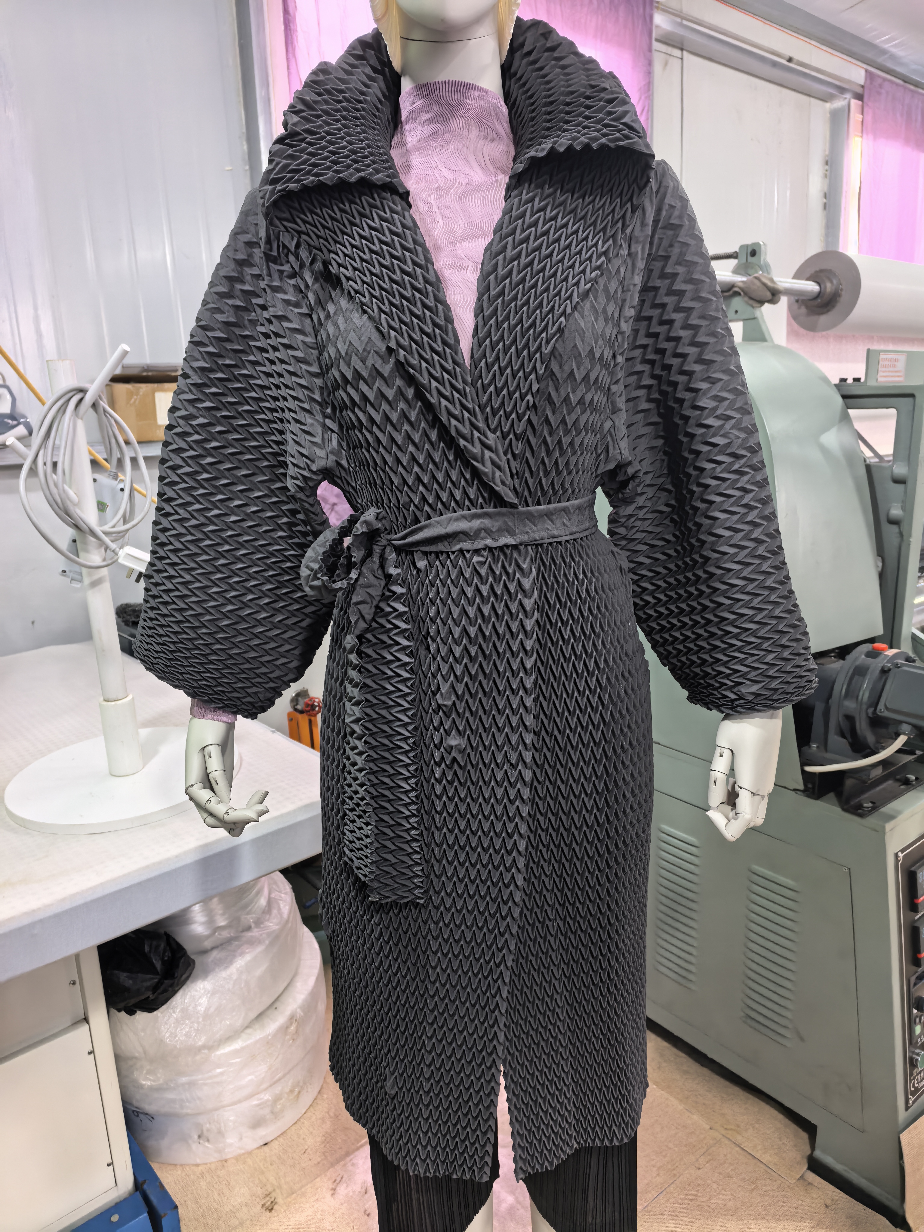 菠萝褶风衣2025新款大翻领高级感经典时尚女