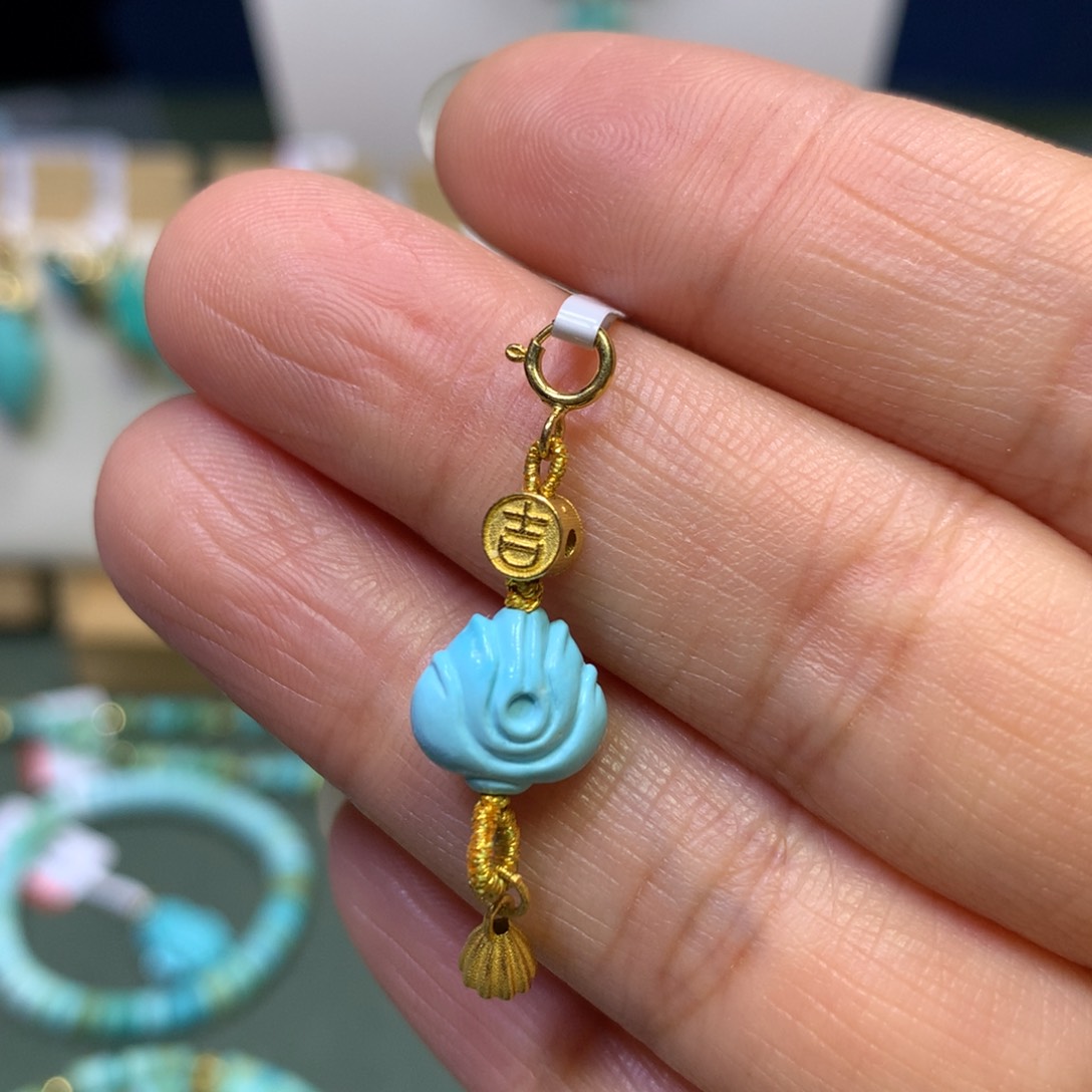 绿松石挂件18K金镶嵌