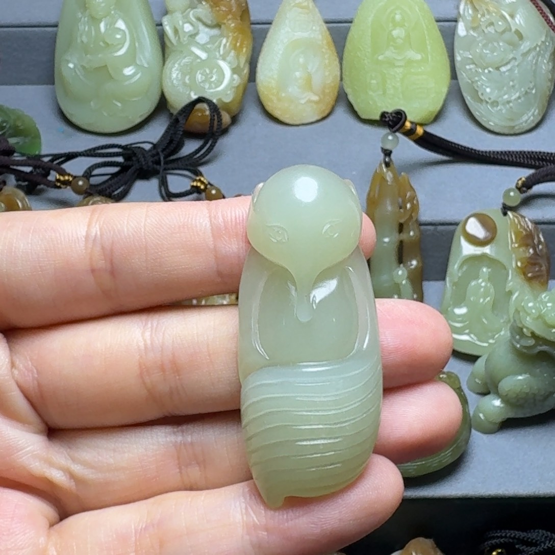 和田玉未镶嵌颈饰