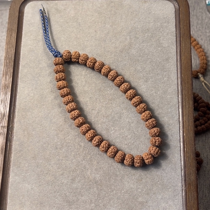 苹***）金刚菩提吊坠老树王手持