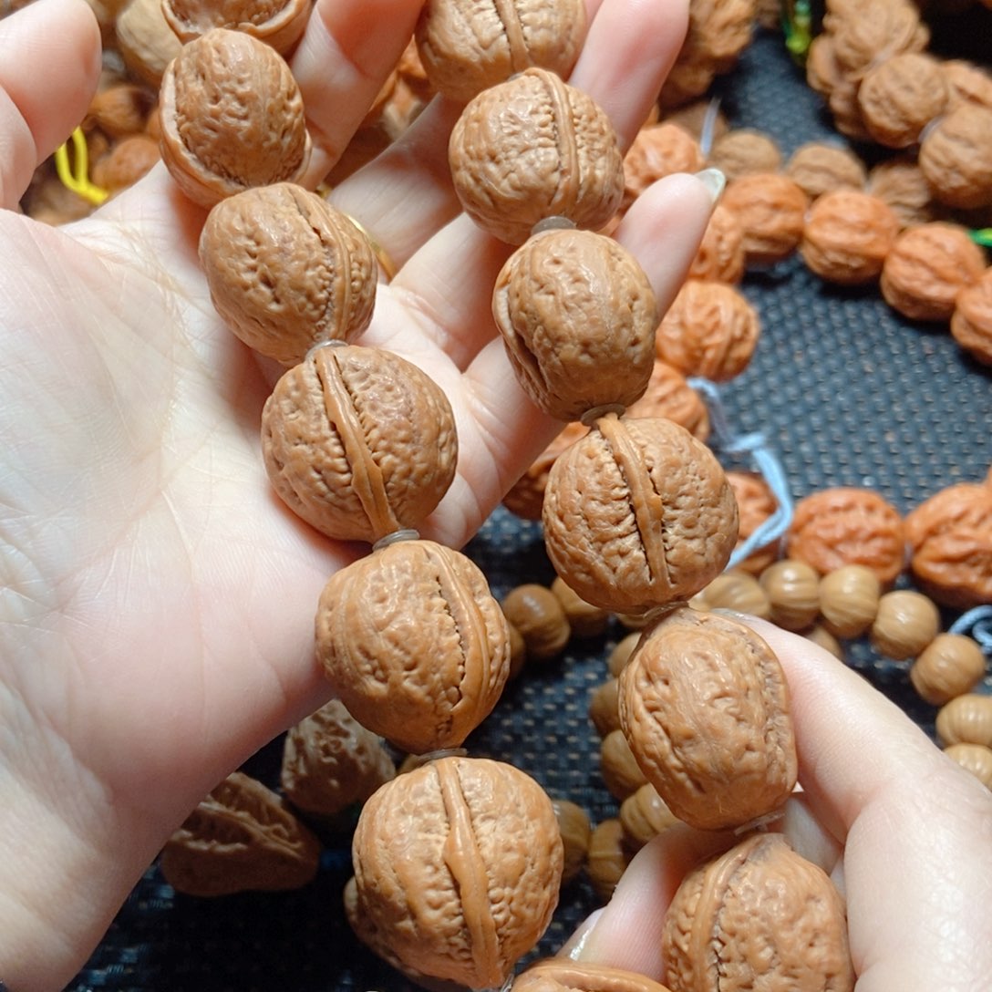 文玩核桃手串福*门绣花鞋