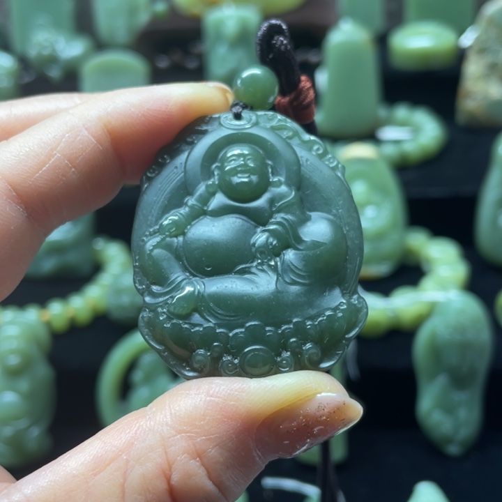 岫岩老玉（透闪石质玉）颈饰未镶嵌