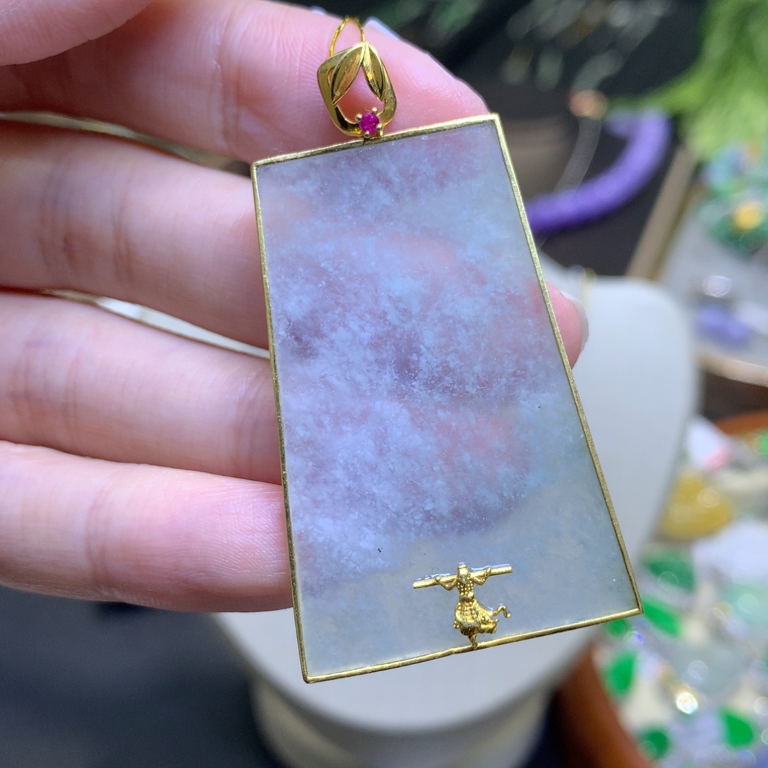 颈饰18K金镶嵌翡翠