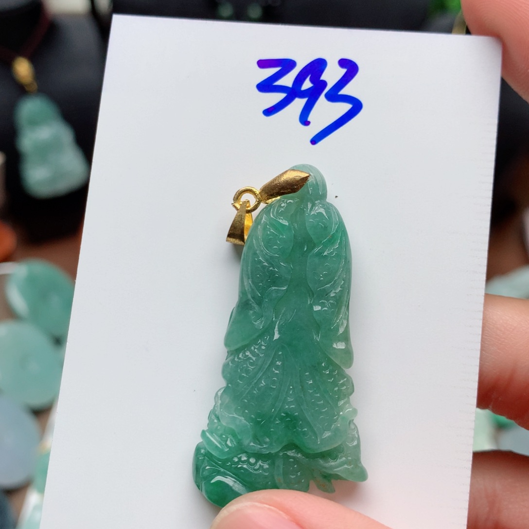 翡翠颈饰合金吊坠