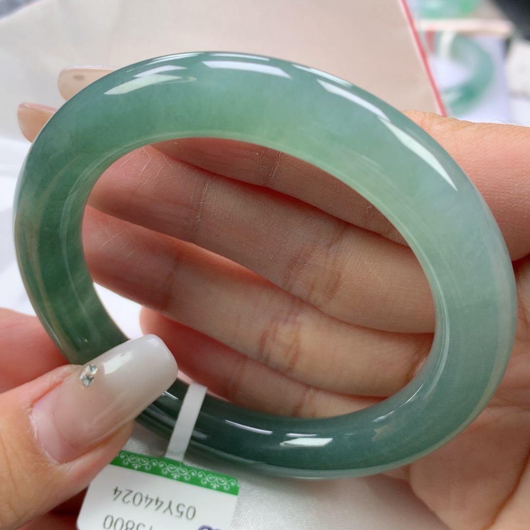 翡翠手镯未镶嵌56圆