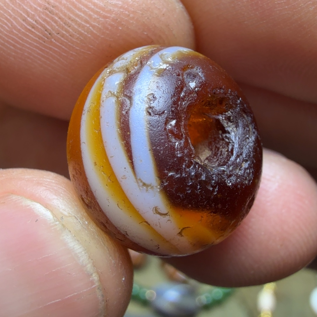 只买单纯的吊坠，没带链子，属的性质。