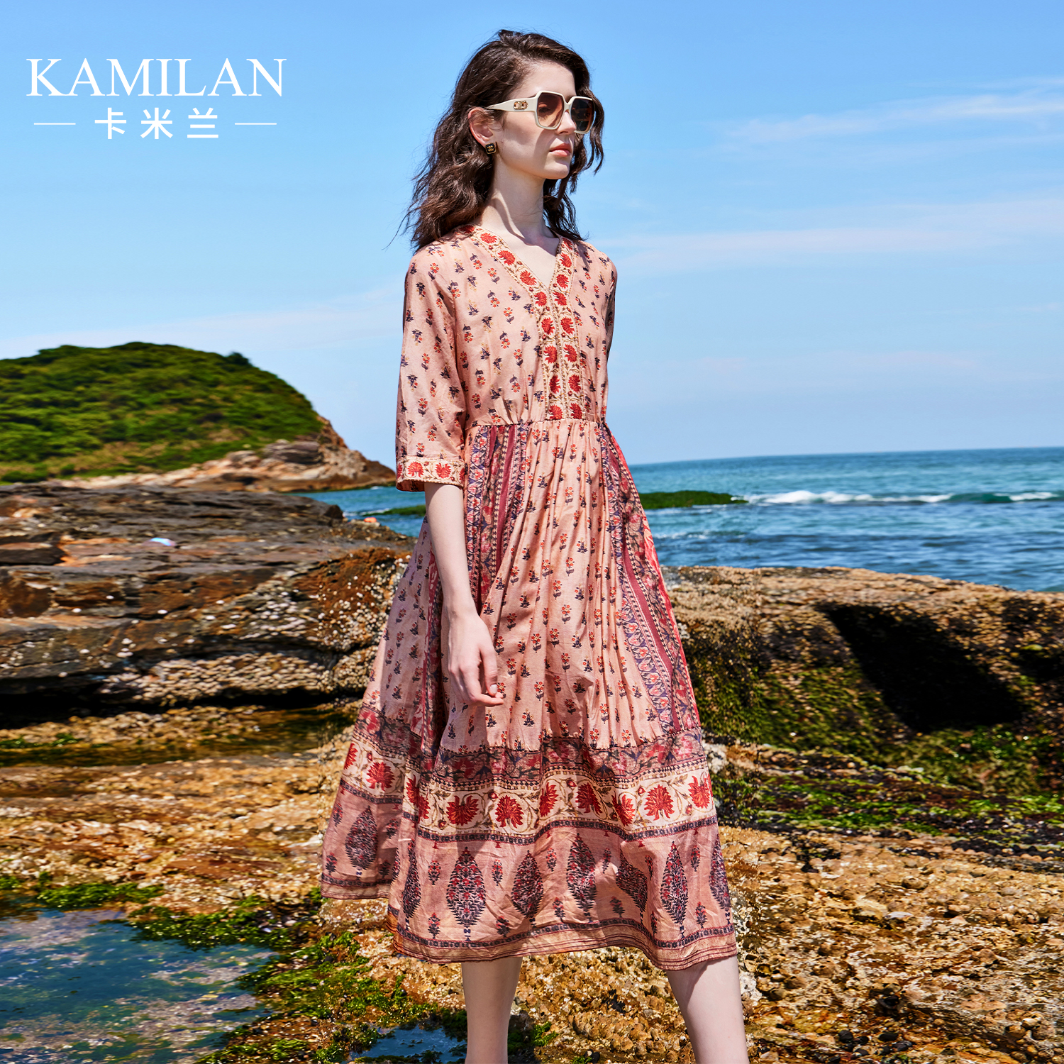 卡米兰短袖高腰减龄碎花连衣裙女2025夏季新款a字气质设计感裙子