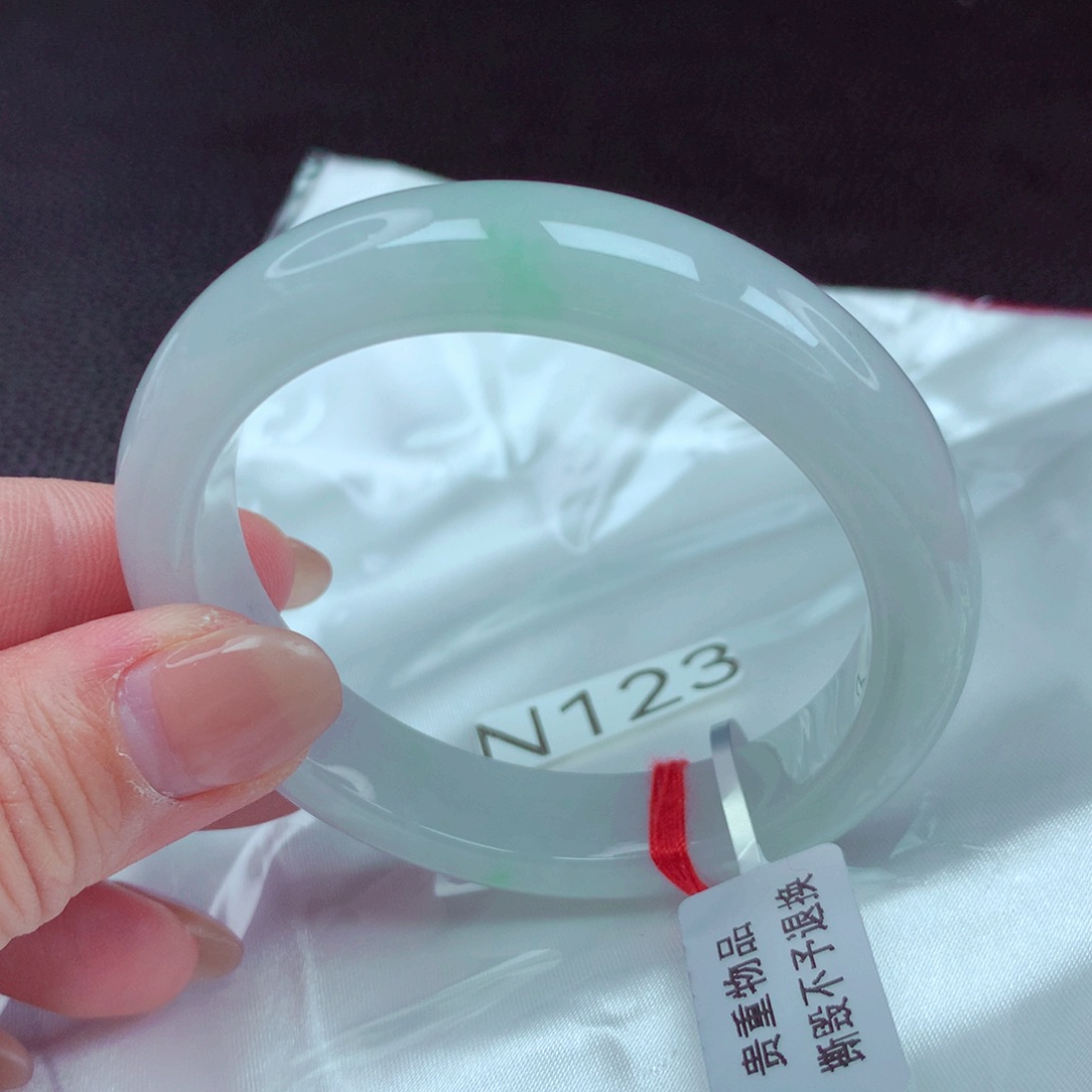 翡翠手镯未镶嵌手镯88