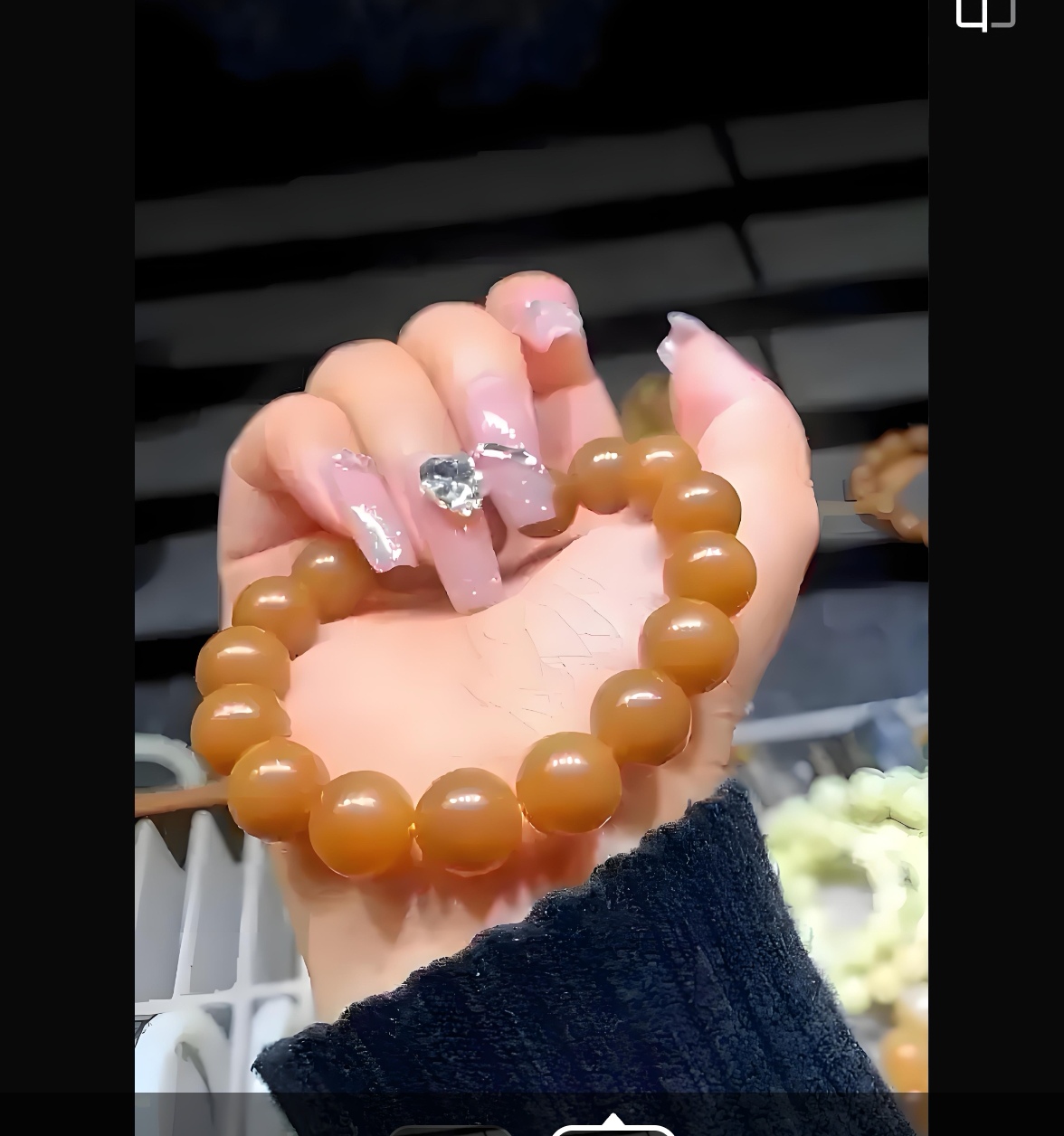 新疆且末金山糖卡十二手串