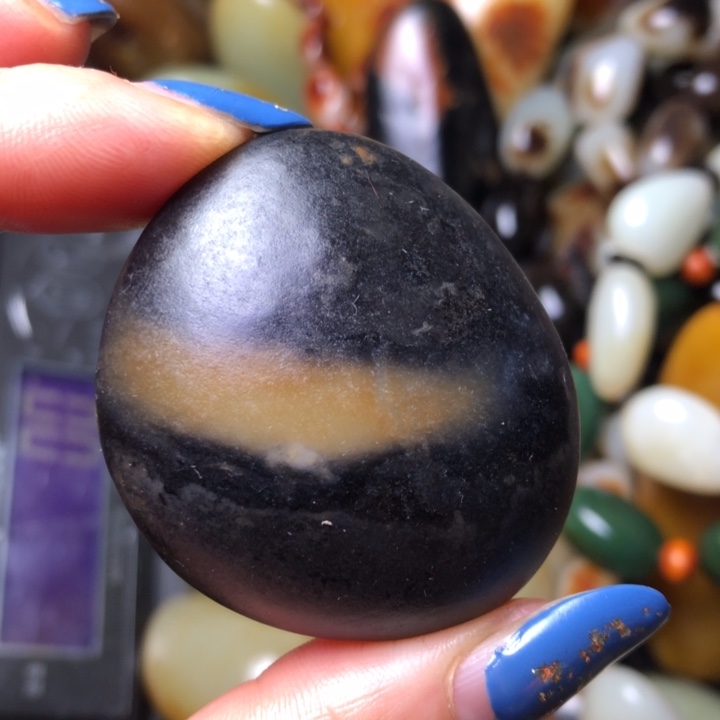 和田玉（翠青玉）未镶嵌珠宝奇石