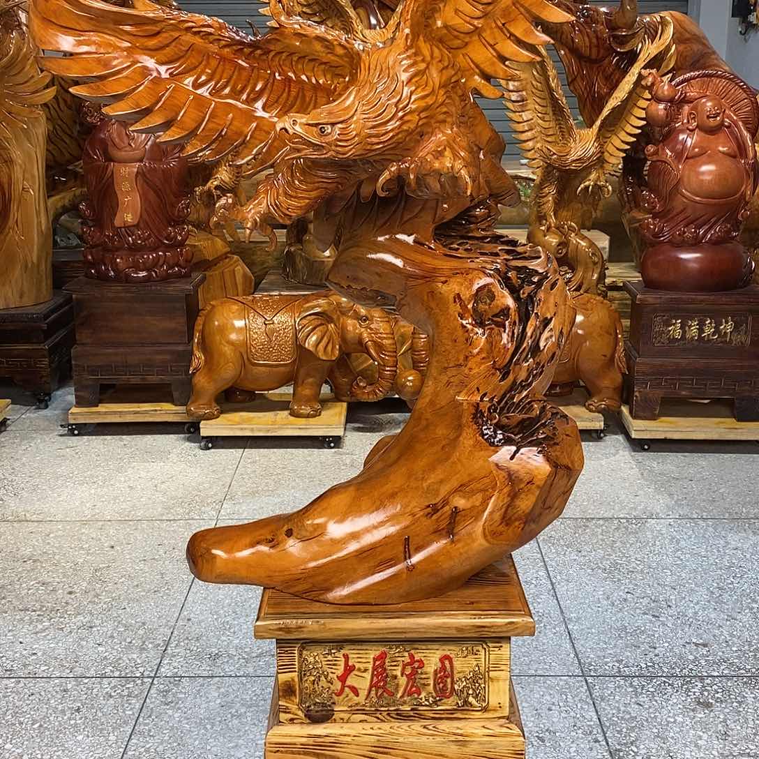 罗***。香樟木香樟木大鹏展示大雄鹰