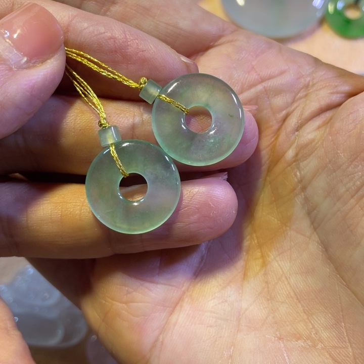 翡翠颈饰未镶嵌甜甜圈