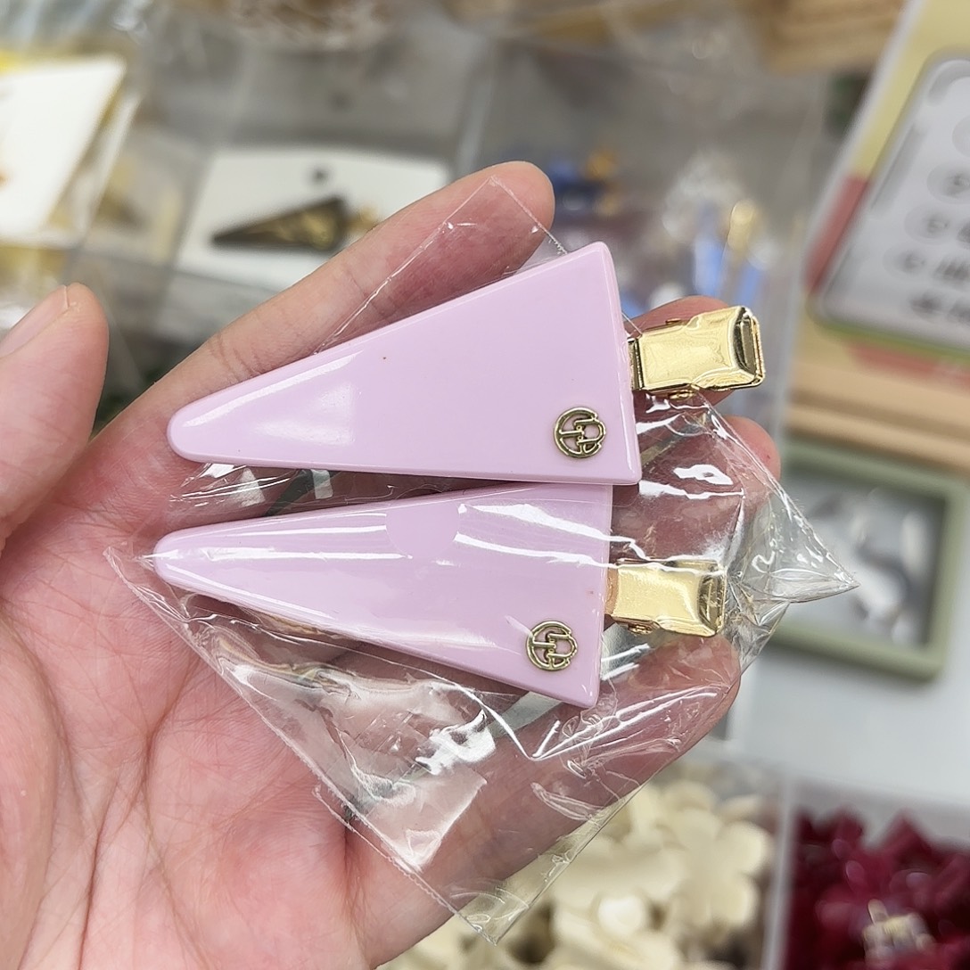 皮质铁合金一对发饰