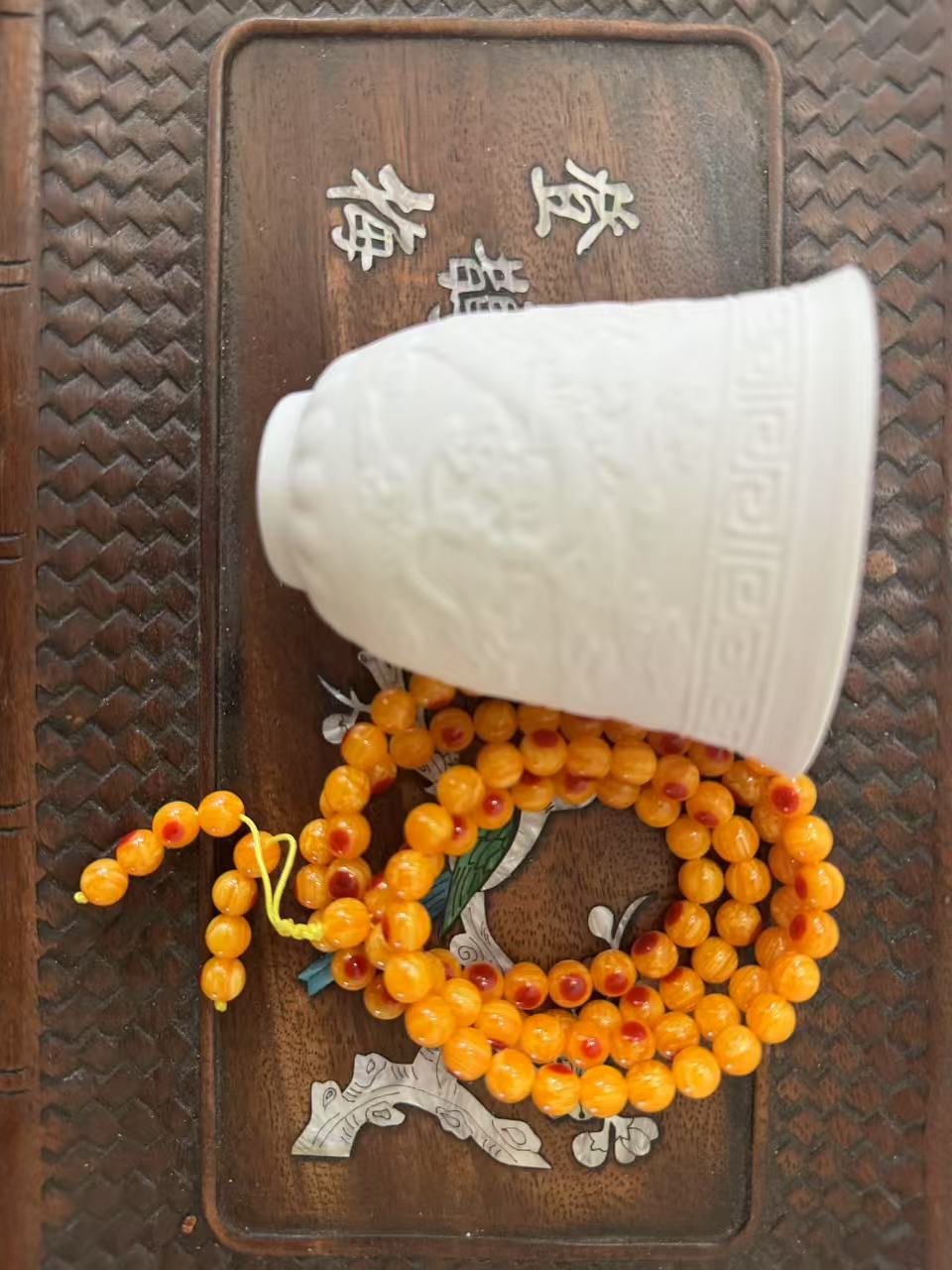 瓷器龙凤杯-一点红多圈