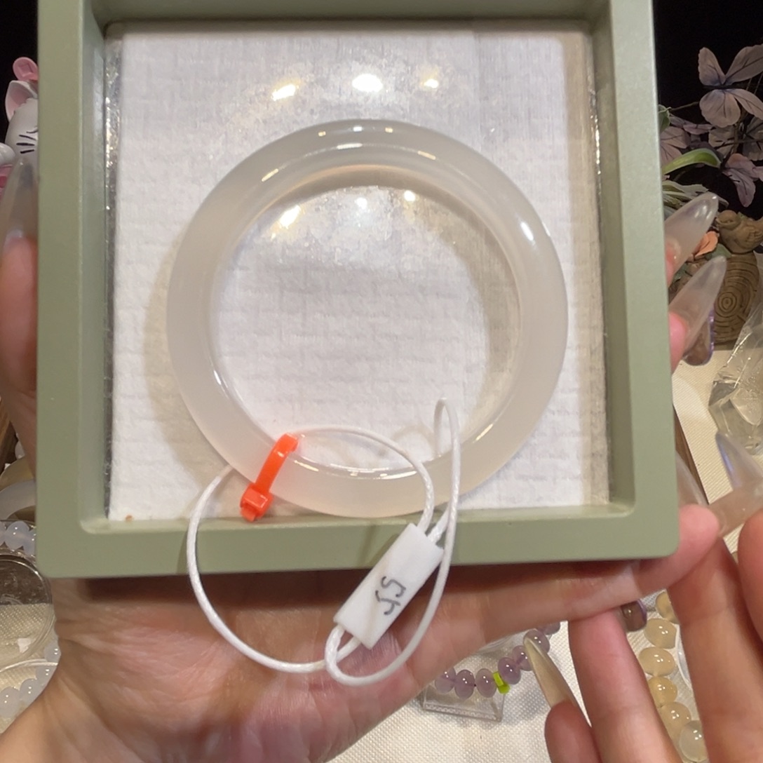 渊***.玛瑙/玉髓未镶嵌手镯