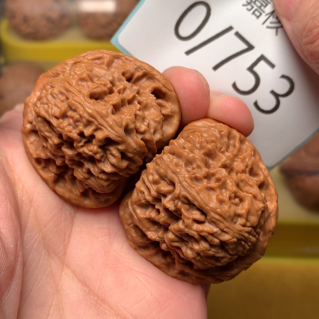 文玩核桃把件红皮球疆38