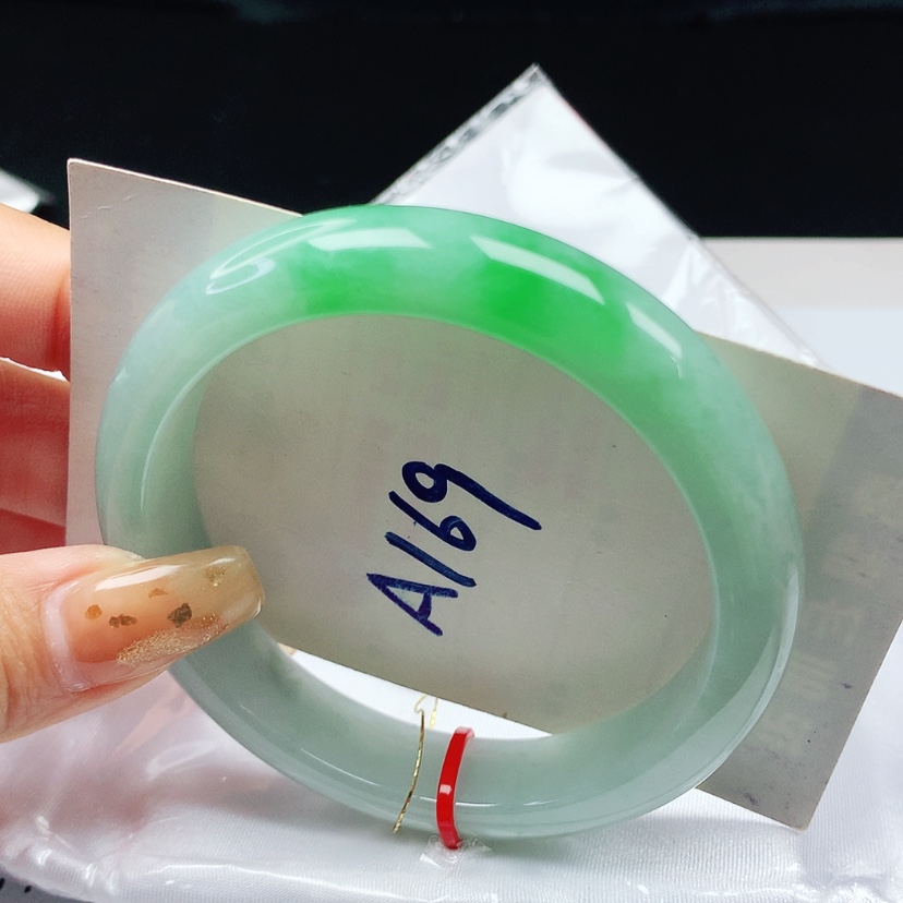 【闪购商品】翡翠手镯未镶嵌 正圈58