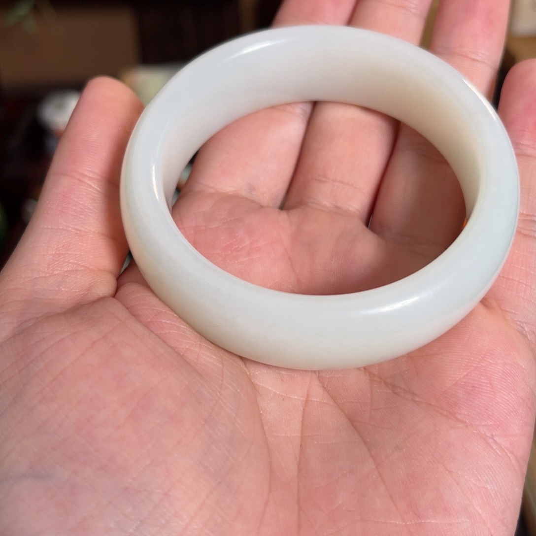 和田玉手镯未镶嵌红**波