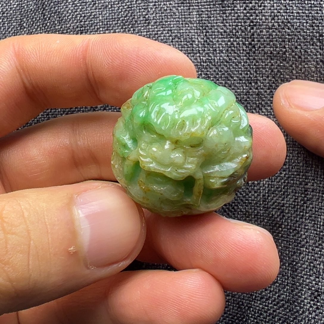 翡翠未镶嵌颈饰6666